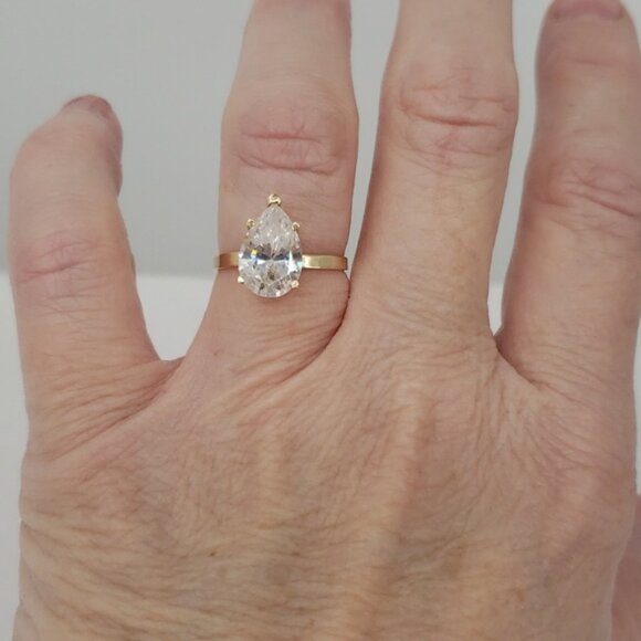 Pear Shape 14K Yellow Gold Pear-Shaped CZ Diamond Solitaire Engagement Ring 5.5 - Picture 1 of 12